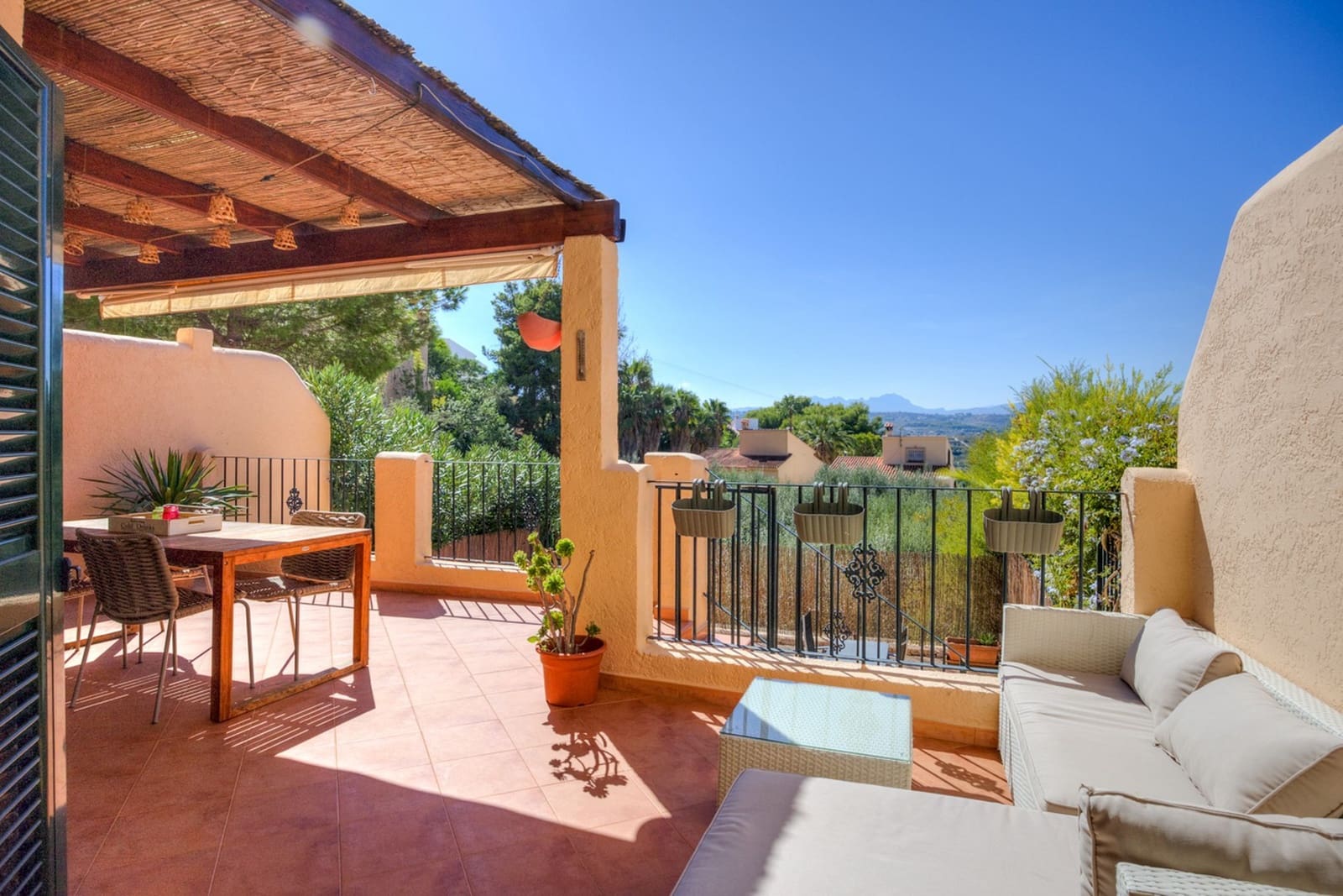 3 bedroom Villa for sale in Moraira with pool garage - € 365,000 (Ref: 10163581)