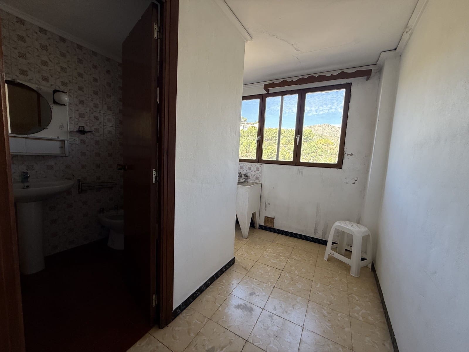 4 bedroom Townhouse for sale in Orba - € 130,000 (Ref: 10163582)