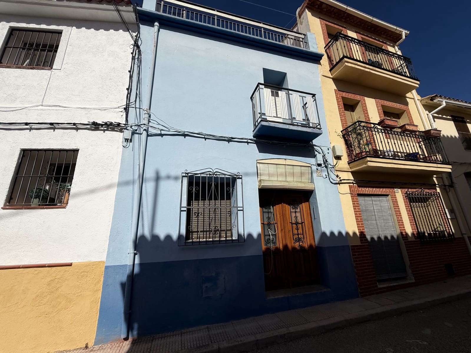 4 bedroom Townhouse for sale in Orba - € 130,000 (Ref: 10163582)