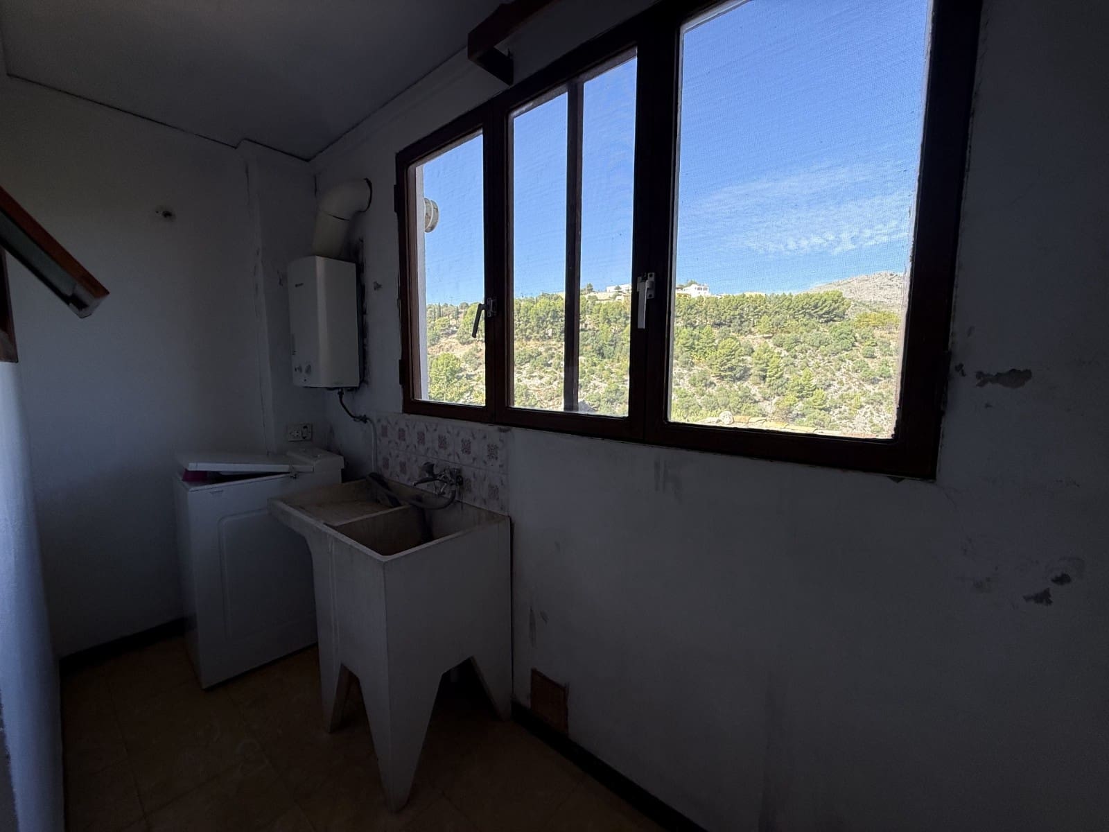 4 bedroom Townhouse for sale in Orba - € 130,000 (Ref: 10163582)