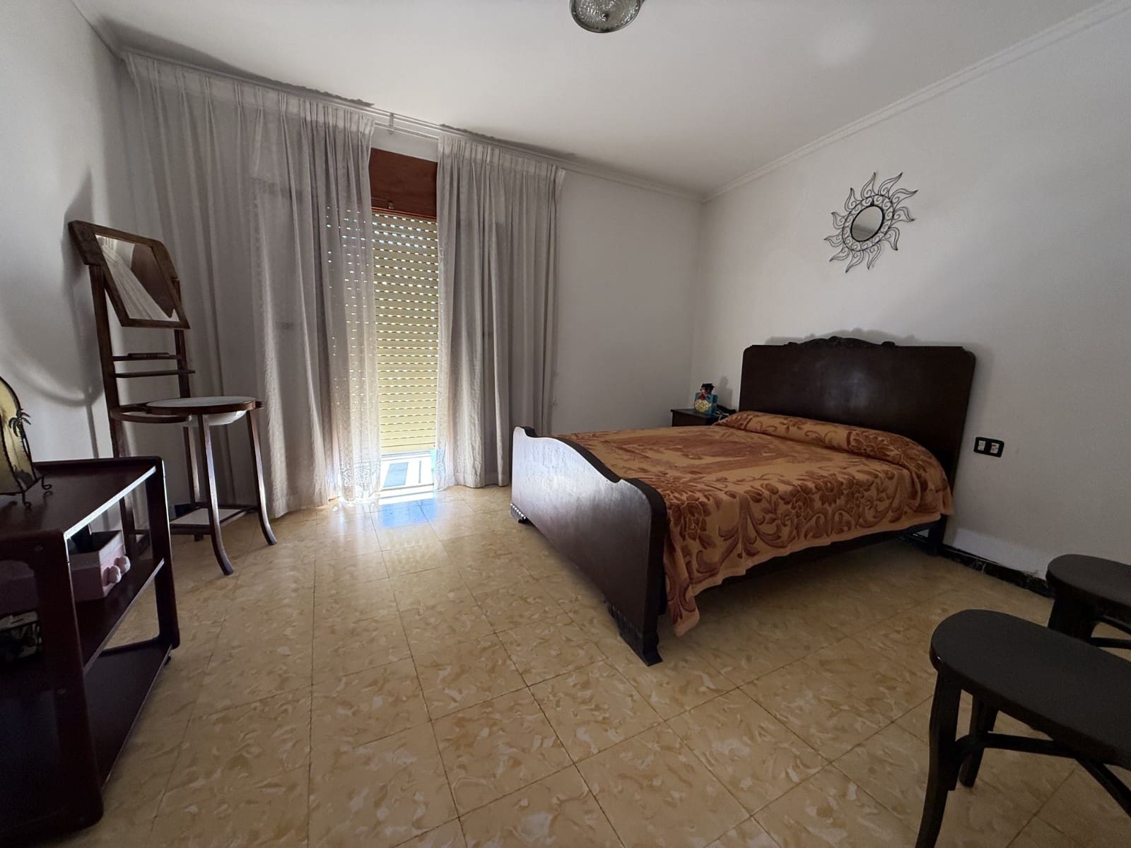 4 bedroom Townhouse for sale in Orba - € 130,000 (Ref: 10163582)
