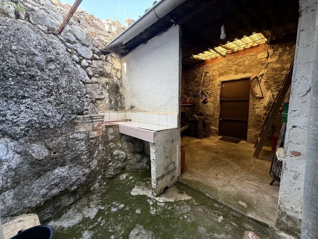 4 soveværelse Byhus til salg i Orba - € 130.000 (Ref: 10163582)