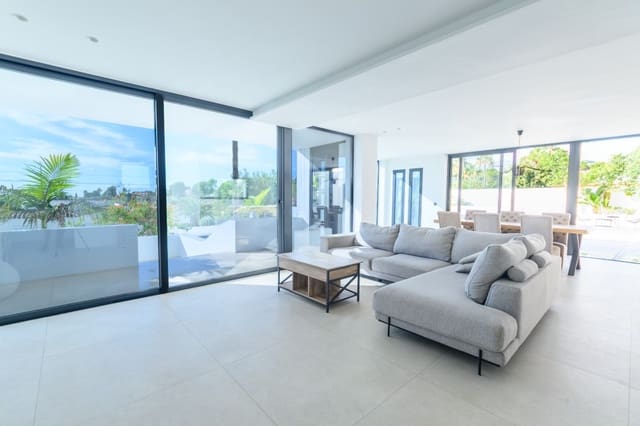 5 soverom Villa til salgs i Moraira, Teulada-Moraira med svømmebasseng garasje - € 1 695 000 (Ref: 10179557)