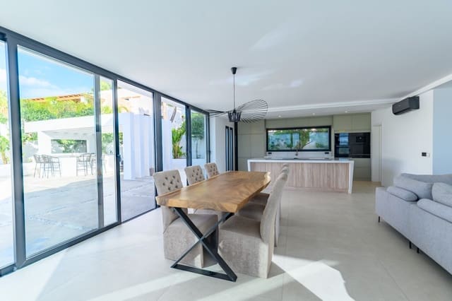 5 soverom Villa til salgs i Moraira, Teulada-Moraira med svømmebasseng garasje - € 1 695 000 (Ref: 10179557)