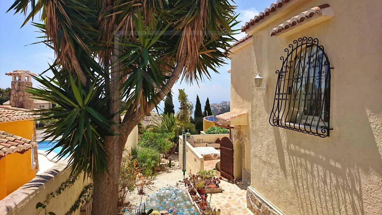 5 chambre Villa/Maison à vendre à Cumbre del Sol avec piscine garage - 585 000 € (Ref: 7109470)