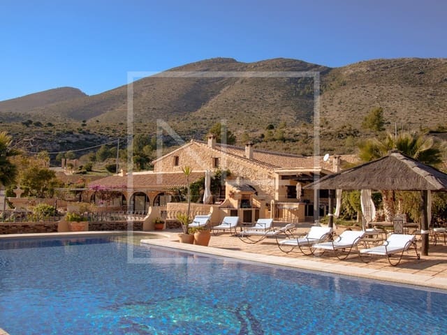 8 soverom Villa til salgs i Benissa med svømmebasseng garasje - € 1 250 000 (Ref: 7164654)