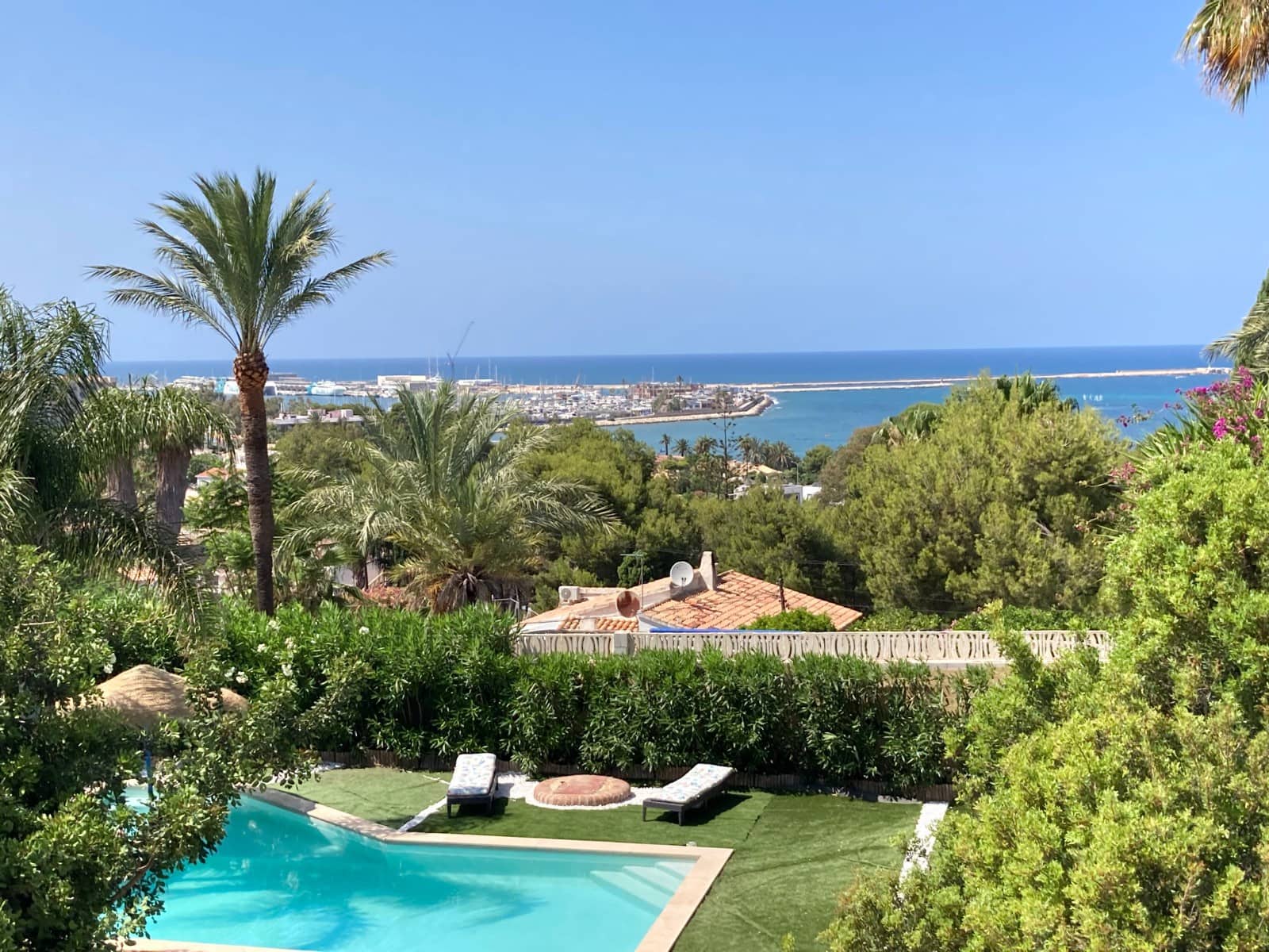 2 soveværelse Villa til salg i Denia med swimmingpool - € 950.000 (Ref: 7792559)