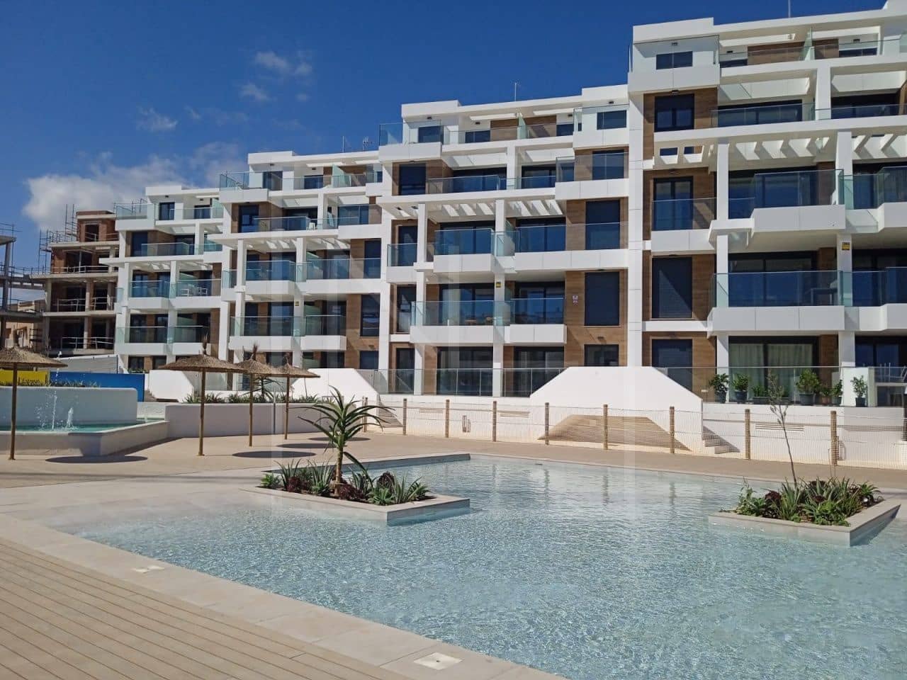 2 bedroom Apartment for sale in Denia with pool garage - € 355,000 (Ref: 8033977)