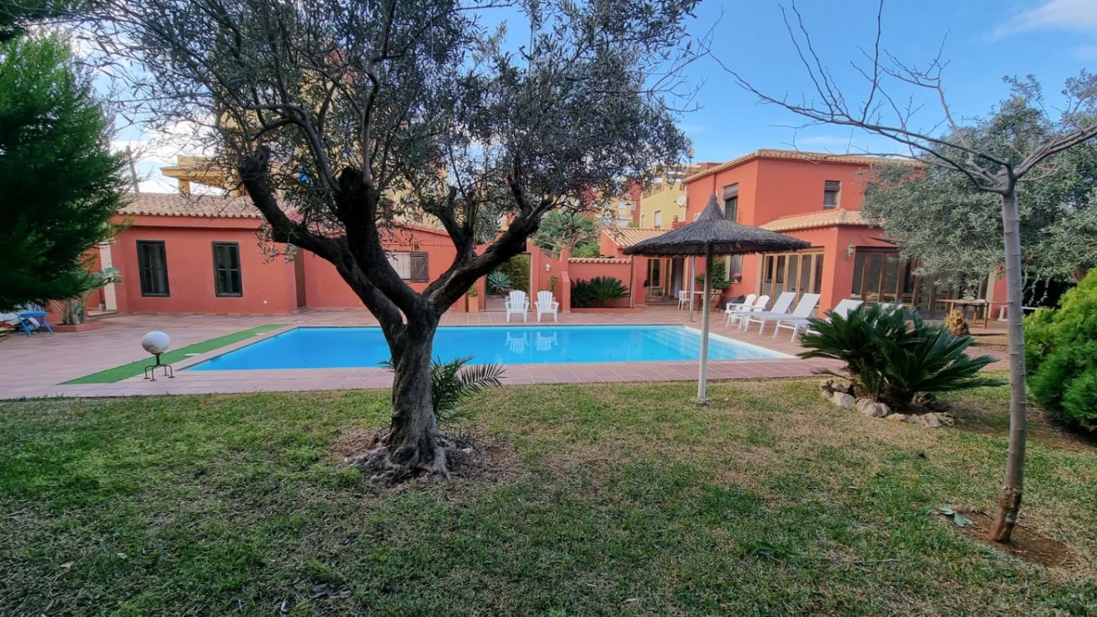 5 slaapkamer Villa te koop in Denia met zwembad - € 1.284.000 (Ref: 8038357)
