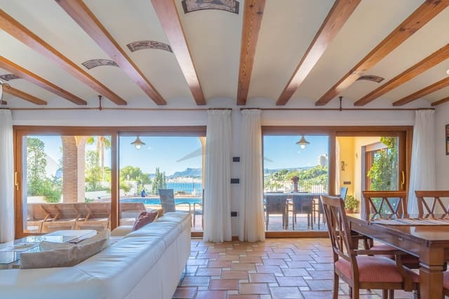 Chalet de 4 habitaciones en Moraira, Teulada-Moraira en venta con piscina - 2.950.000 € (Ref: 8040290)