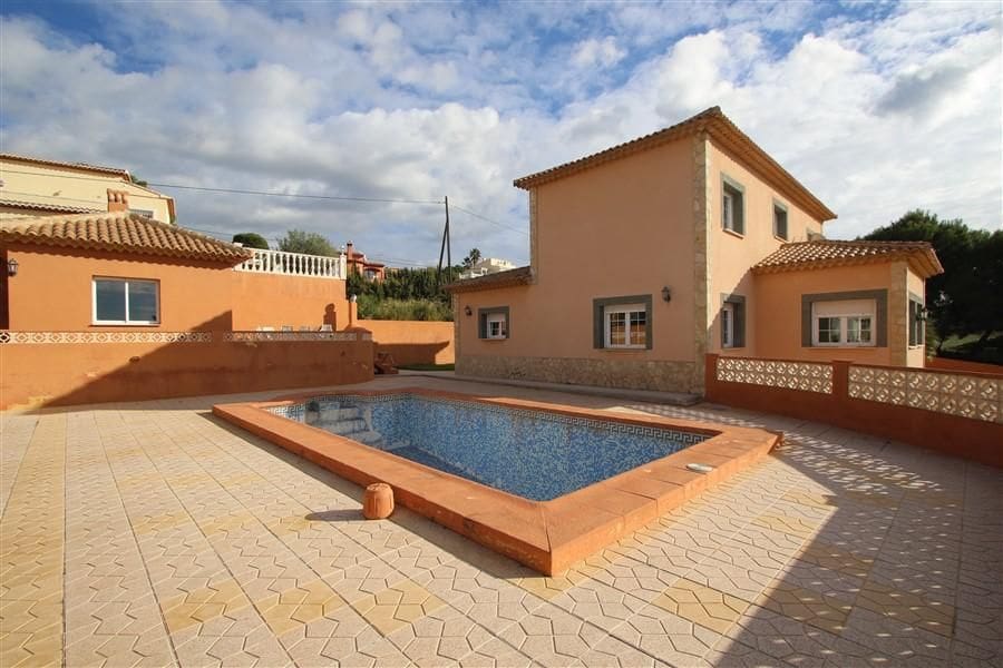 5 Zimmer Villa zu verkaufen in Calpe / Calp mit Pool - 725.000 € (Ref: 8088962)