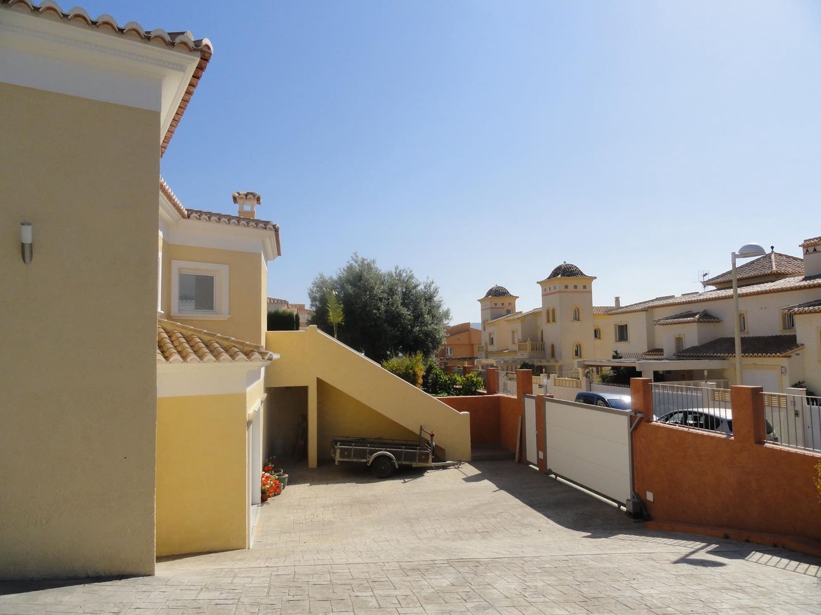 3 bedroom Villa for sale in Calpe / Calp with pool - € 995,000 (Ref: 8112602)