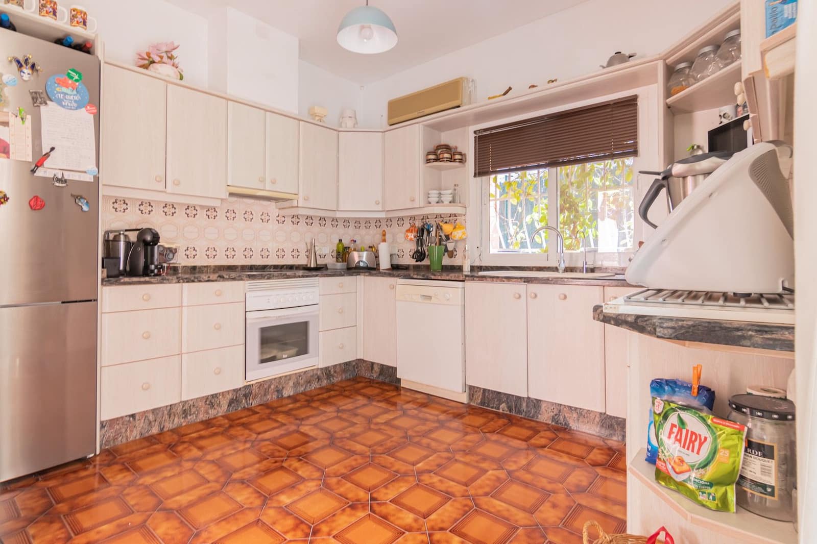 4 Zimmer Villa zu verkaufen in Albir mit Pool - 649.000 € (Ref: 8347328)