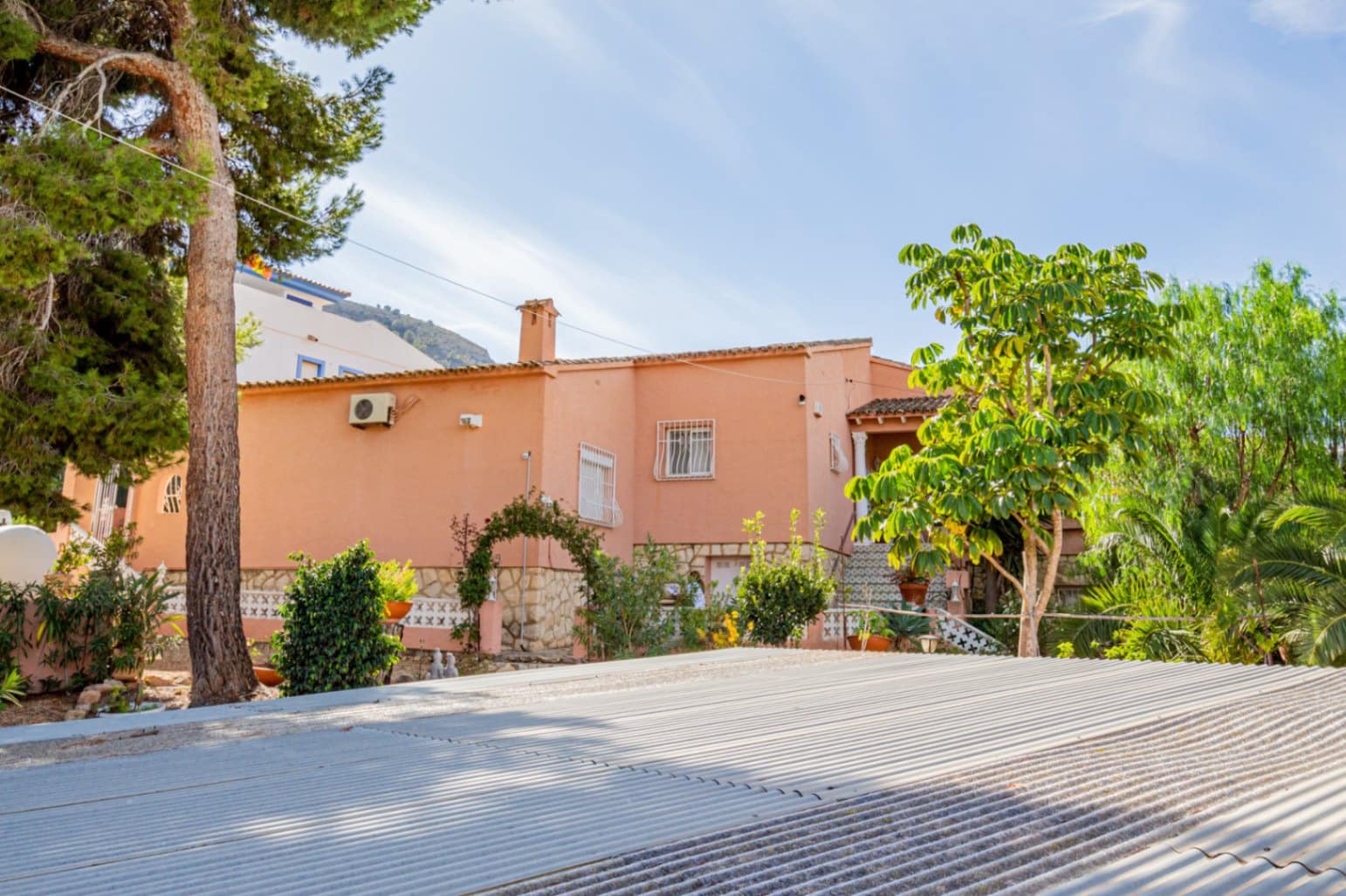 4 Zimmer Villa zu verkaufen in Albir mit Pool - 649.000 € (Ref: 8347328)