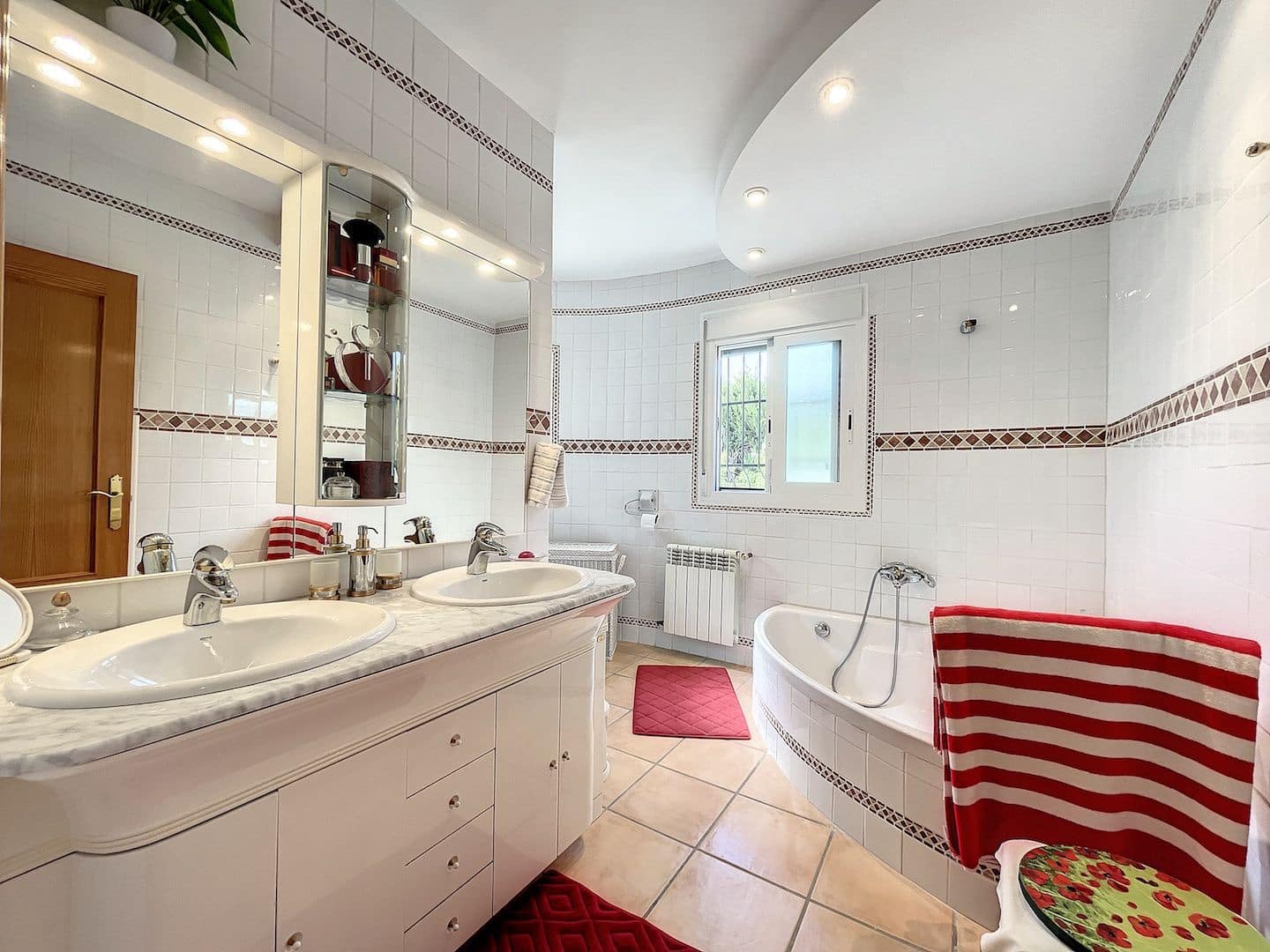 Chalet de 3 habitaciones en Alfaz del Pi / L'Alfàs del Pi en venta con piscina - 530.000 € (Ref: 8347343)