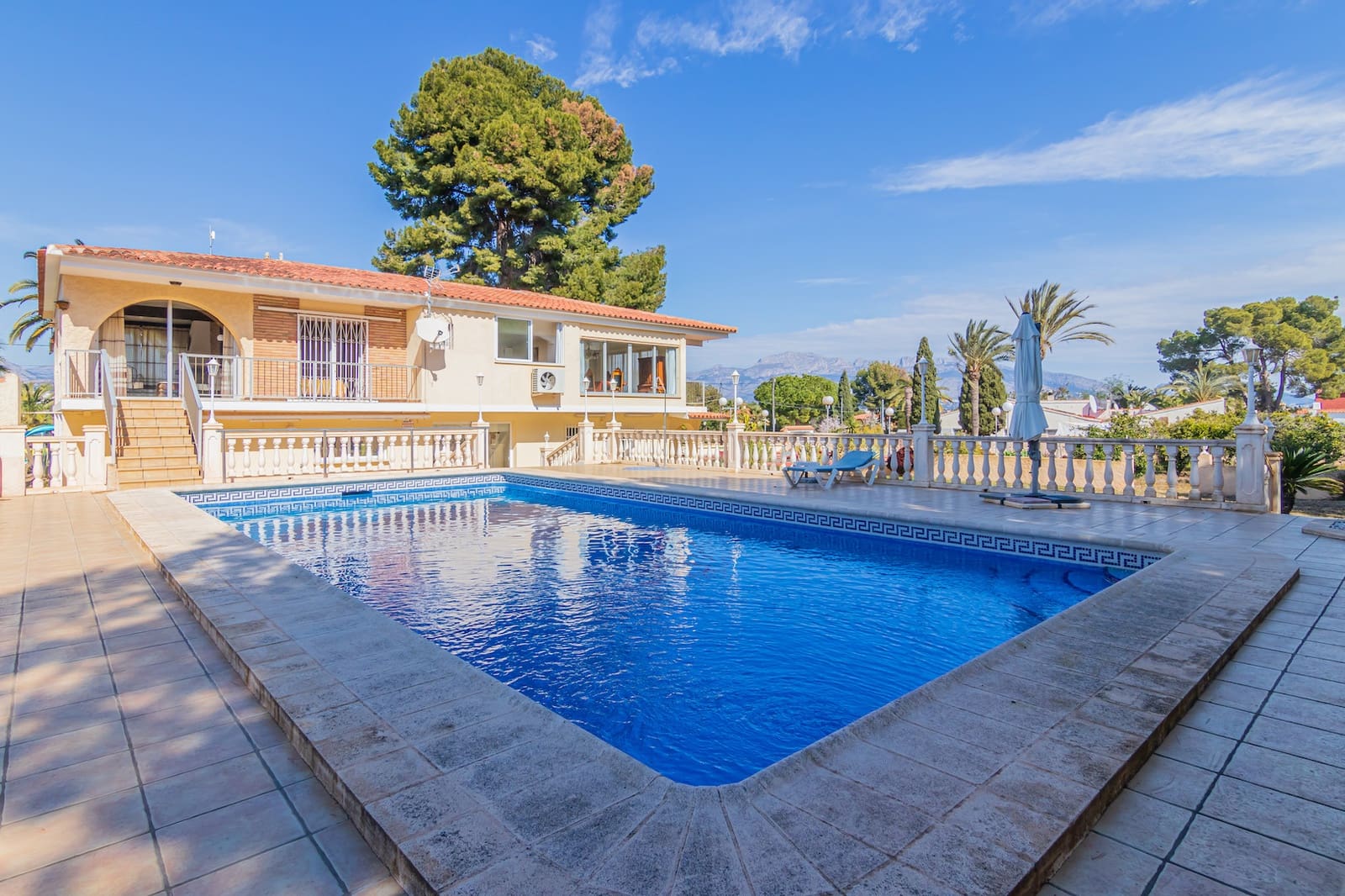 4 soveværelse Villa til salg i Albir med swimmingpool - € 1.350.000 (Ref: 8347351)