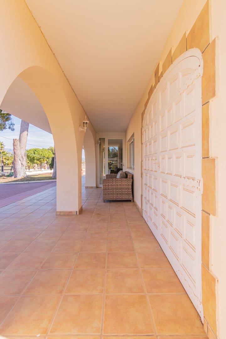 4 soveværelse Villa til salg i Albir med swimmingpool - € 1.350.000 (Ref: 8347351)