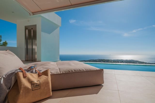 5 bedroom Villa for sale in Moraira, Teulada-Moraira with pool - € 1,995,000 (Ref: 8353339)