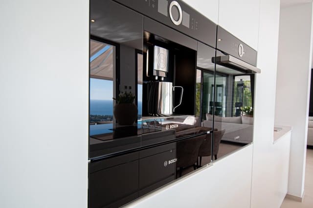 5 bedroom Villa for sale in Moraira, Teulada-Moraira with pool - € 1,995,000 (Ref: 8353339)