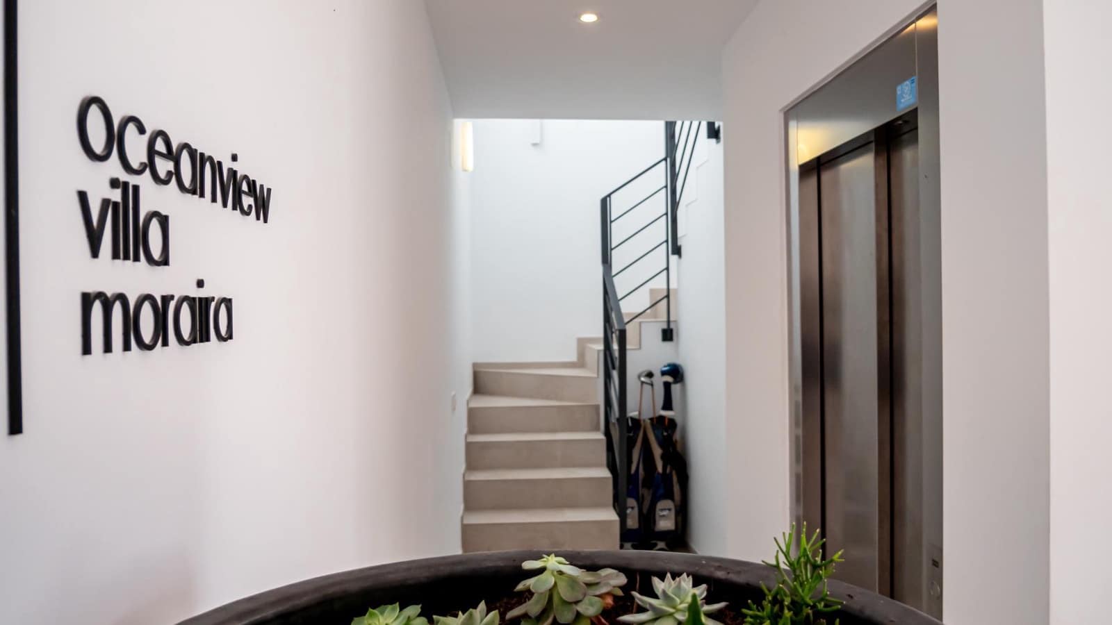 5 bedroom Villa for sale in Moraira with pool - € 1,995,000 (Ref: 8353339)