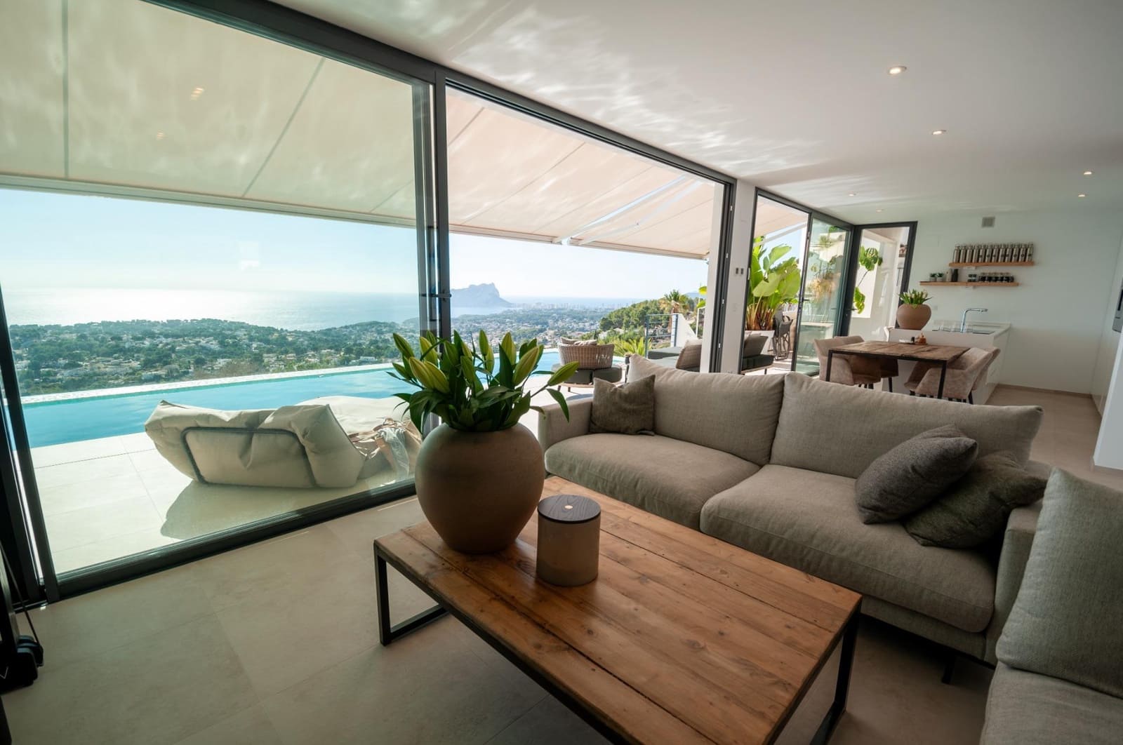 5 bedroom Villa for sale in Moraira with pool - € 1,995,000 (Ref: 8353339)