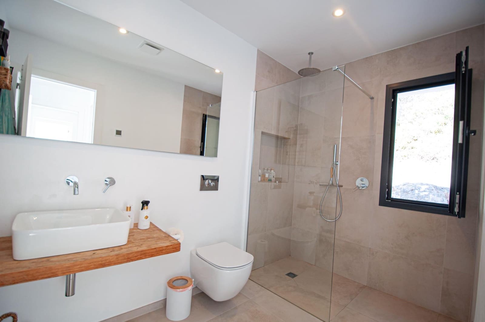 5 bedroom Villa for sale in Moraira with pool - € 1,995,000 (Ref: 8353339)