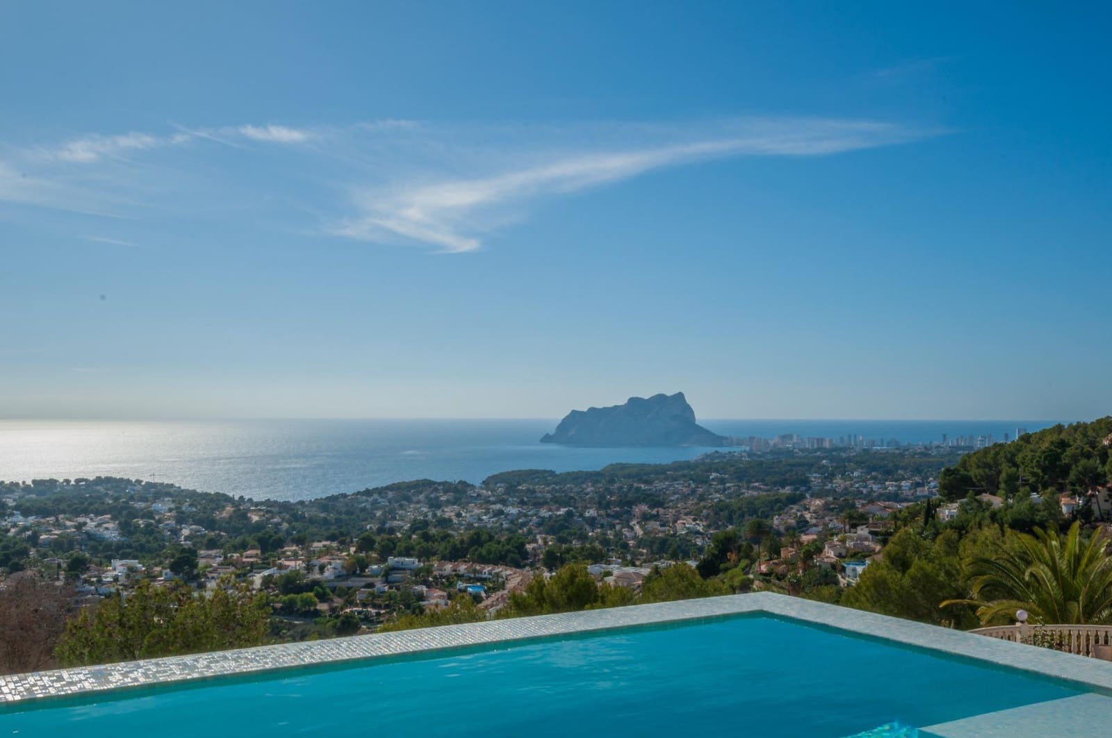 5 bedroom Villa for sale in Moraira with pool - € 1,995,000 (Ref: 8353339)