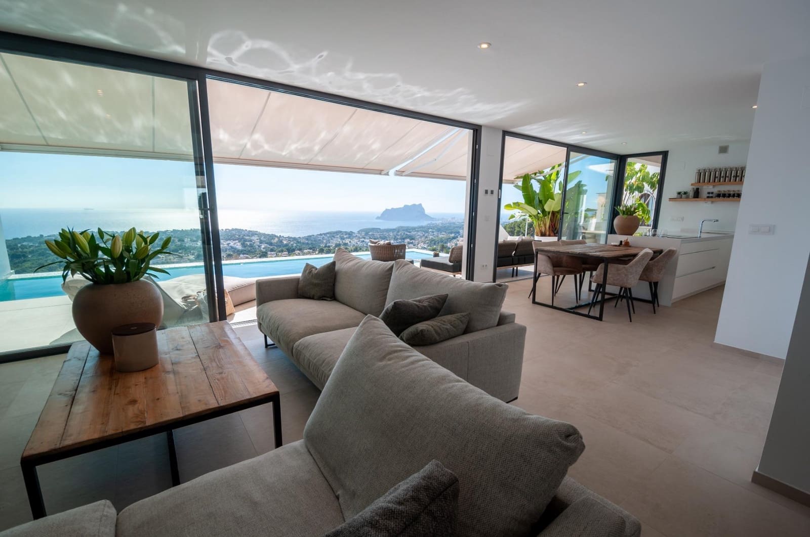 5 bedroom Villa for sale in Moraira with pool - € 1,995,000 (Ref: 8353339)