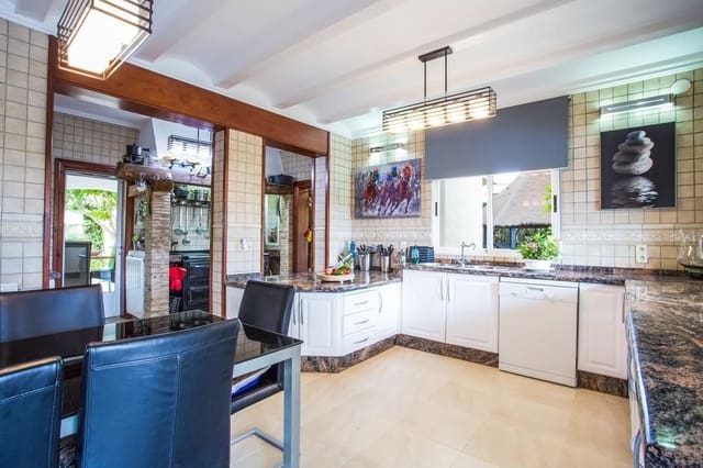 4 Zimmer Villa zu verkaufen in Calpe / Calp mit Pool - 2.250.000 € (Ref: 8353349)