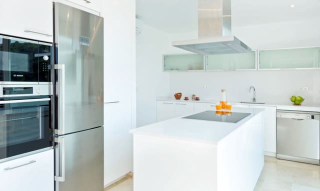 Chalet de 4 habitaciones en Altea en venta con piscina garaje - 1.190.000 € (Ref: 8410585)