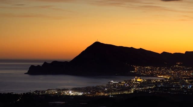 Chalet de 4 habitaciones en Altea en venta con piscina garaje - 1.190.000 € (Ref: 8410585)