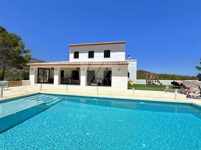 4 soverom Villa til salgs i Benissa med svømmebasseng garasje - € 1 095 000 (Ref: 8431113)