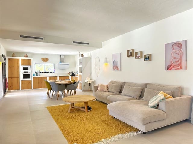 4 soverom Villa til salgs i Benissa med svømmebasseng garasje - € 1 095 000 (Ref: 8431113)