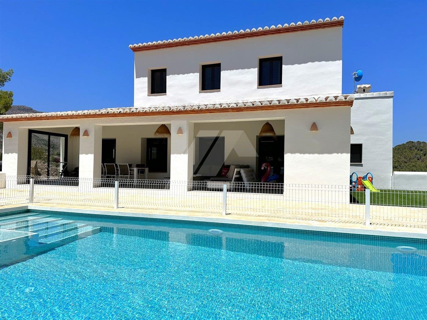 4 soverom Villa til salgs i Benissa med svømmebasseng garasje - € 1 095 000 (Ref: 8431113)