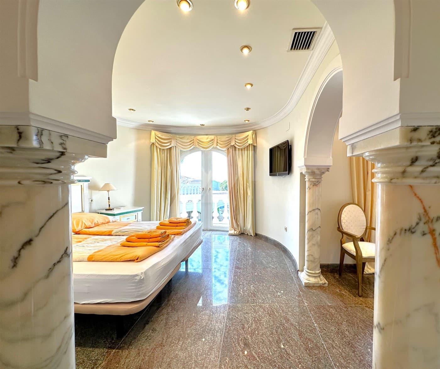 4 soveværelse Villa til salg i Benissa med swimmingpool garage - € 1.990.000 (Ref: 8431116)