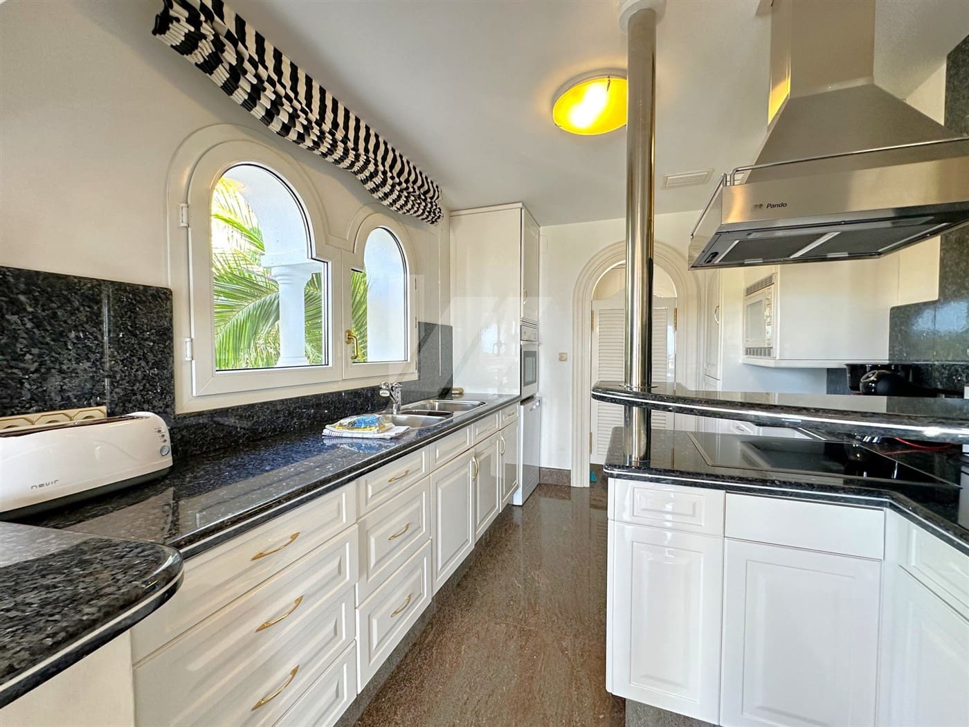 4 soveværelse Villa til salg i Benissa med swimmingpool garage - € 1.990.000 (Ref: 8431116)