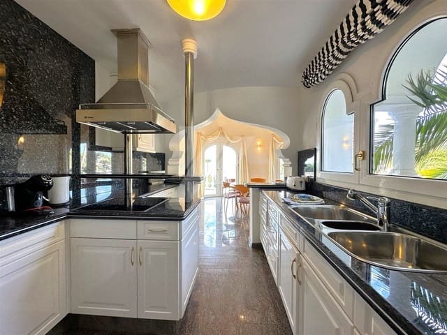 4 soveværelse Villa til salg i Benissa med swimmingpool garage - € 1.990.000 (Ref: 8431116)