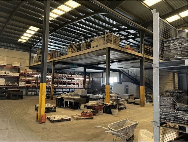 Commercial for sale in Oliva with garage - € 2,650,000 (Ref: 8531432)