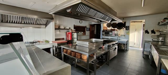 3 bedroom Restaurant/Bar for sale in Dénia with garage - € 850,000 (Ref: 8531441)