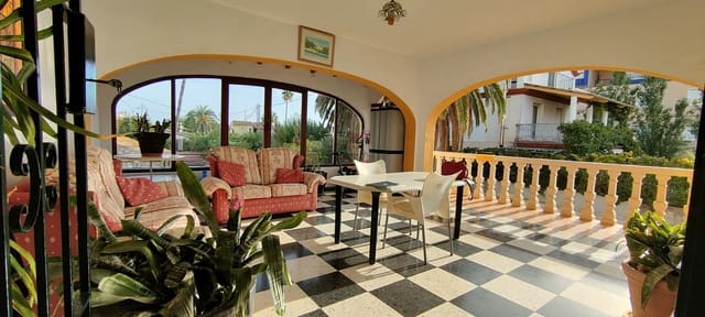 3 bedroom Restaurant/Bar for sale in Dénia with garage - € 850,000 (Ref: 8531441)