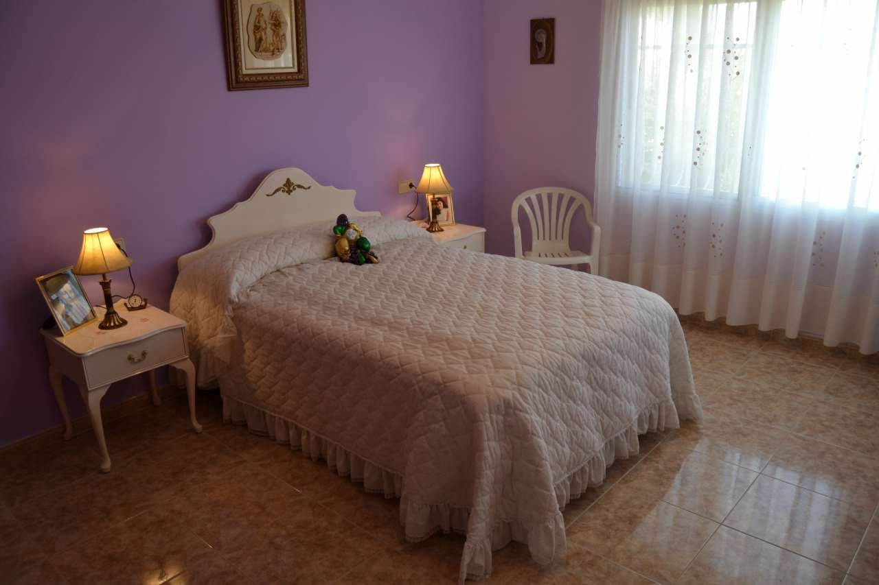 4 bedroom Villa for sale in La Nucia - € 579,000 (Ref: 8535832)