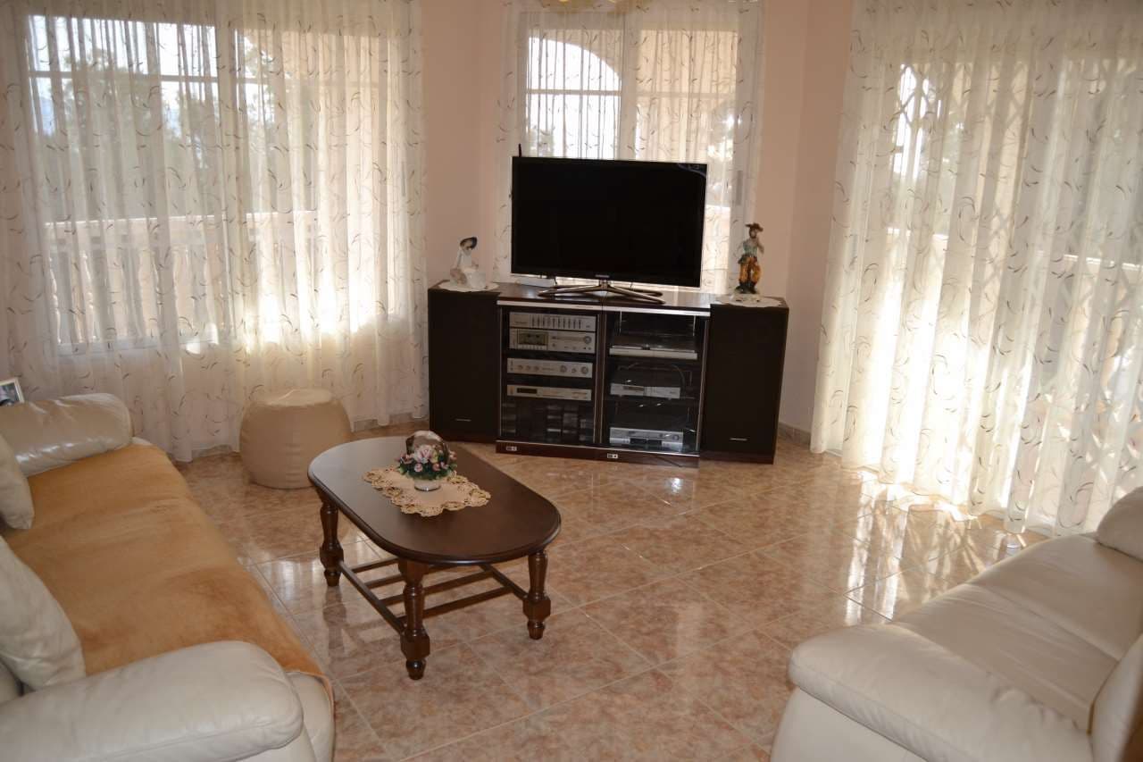 4 bedroom Villa for sale in La Nucia - € 579,000 (Ref: 8535832)