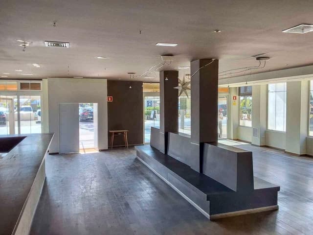 Commercial for sale in Altea - € 695,000 (Ref: 8535840)