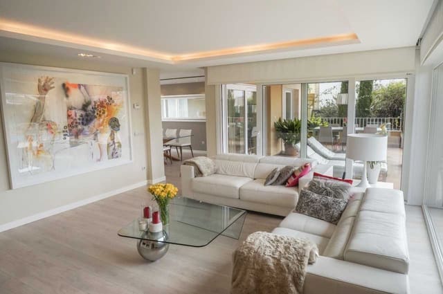 Chalet de 6 habitaciones en Alfaz del Pi / L'Alfàs del Pi en venta con piscina - 1.400.000 € (Ref: 8535886)