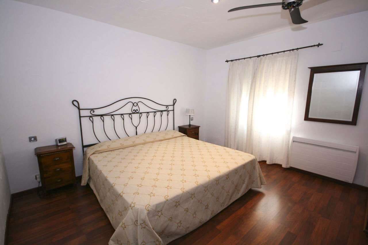 2 bedroom Villa for sale in La Nucia with pool - € 639,000 (Ref: 8535887)