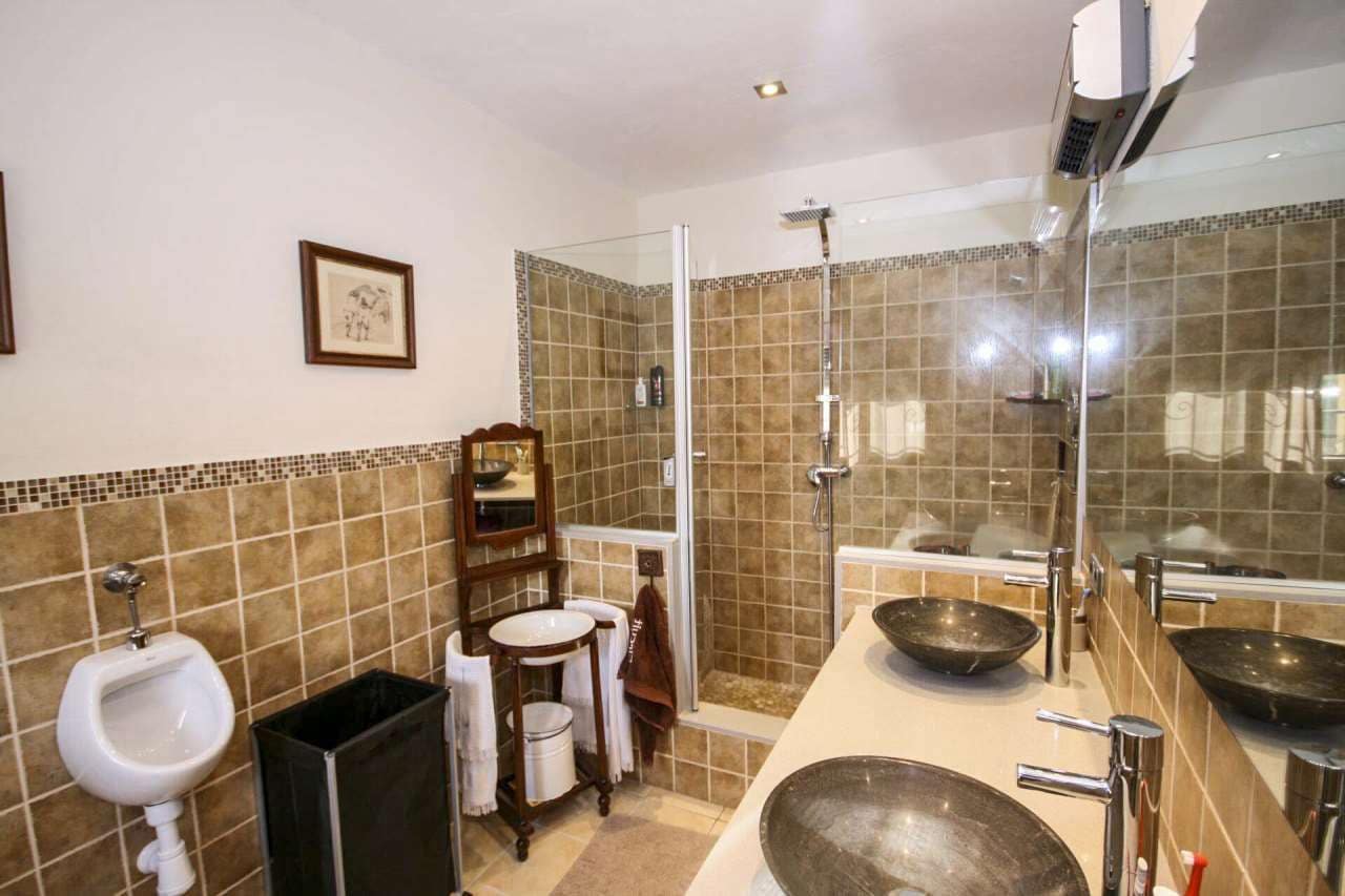 2 bedroom Villa for sale in La Nucia with pool - € 639,000 (Ref: 8535887)