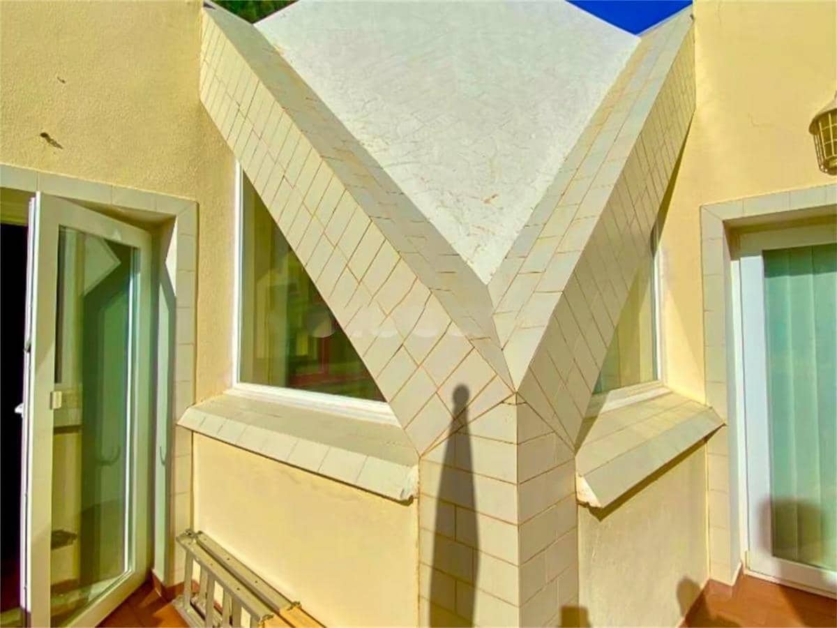 4 bedroom Villa for sale in Altea with pool - € 595,000 (Ref: 8535905)