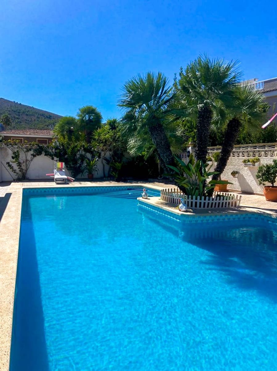 5 soveværelse Villa til salg i Benidorm med swimmingpool - € 745.000 (Ref: 8535918)