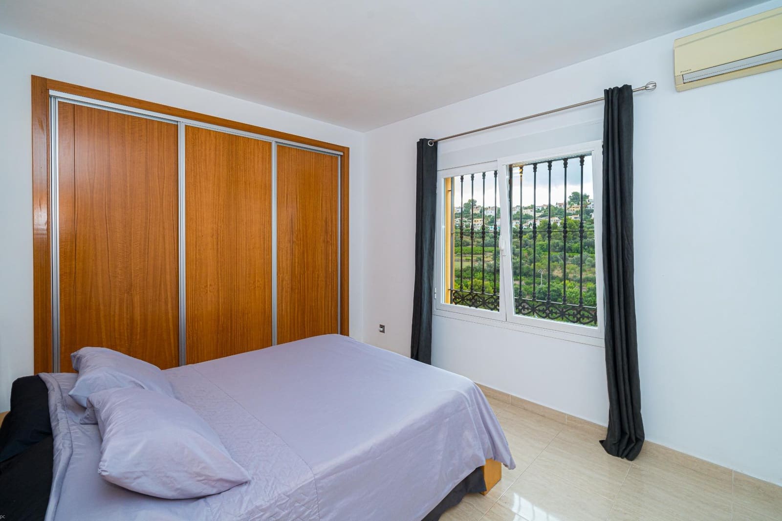 5 sypialnia Willa na sprzedaż w Orba z basenem - 499 000 € (Ref: 8600711)