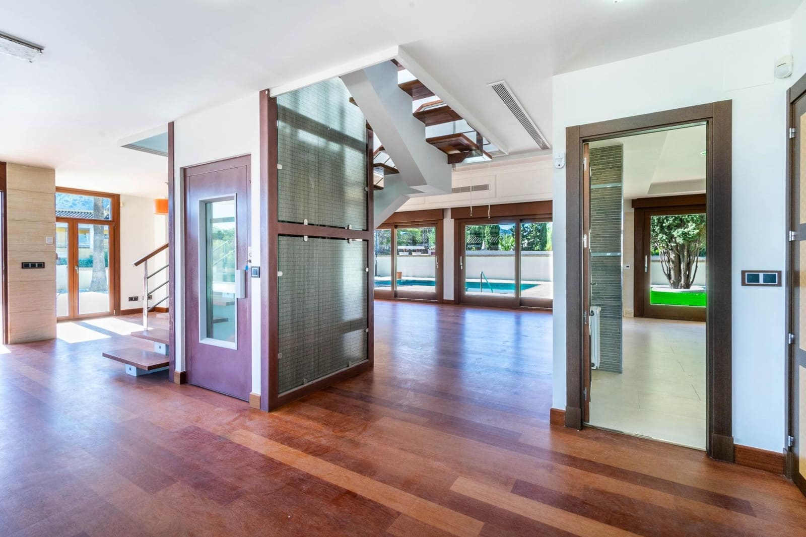 4 Zimmer Villa zu verkaufen in Alfaz del Pi / L'Alfas del Pi mit Pool - 1.650.000 € (Ref: 8600722)